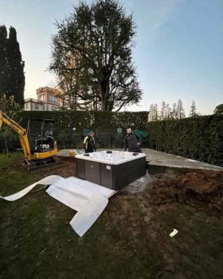 Realizzazione di un angolo relax con inserimento di una vasca idromassaggio in una piattaforma rialzata in acciaio corten e pietra grigia
#piante #natura #gardening #verde #terrearmate #gardendesign #green #nature #giardiniereprofessionista 
#giardinieri #fiori #realizzazionipersonalizzate #realizzazionidiparchiegiardini #unescoworldheritagesite #unesco #collinedelprosecco #artistagiardiniere #potatura #giardinaggio #fiori #donna #giardino #piante #natura #gardening #verde #terrearmate #gardendesign #green #nature #giardiniereprofessionista #giardinieri #fiori #realizzazionipersonalizzate #realizzazionidiparchiegiardini #unescoworldheritagesite #unesco #collinedelprosecco #artistagiardiniere #tufo #collinedelproseccounesco #unescoworldheritagesites